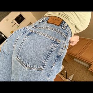 High Waisted Mom Jean